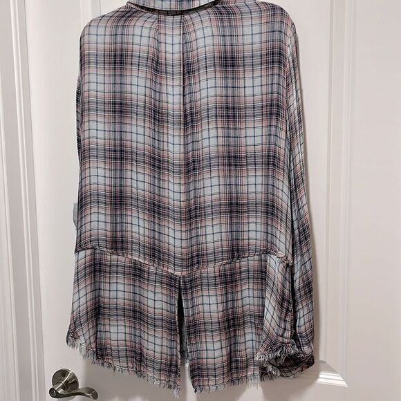 Bella Dahl Long Sleeve Button Roll Tab sleeves High-Low Frayed Hem Made in 🇺🇸 - Picture 3 of 11